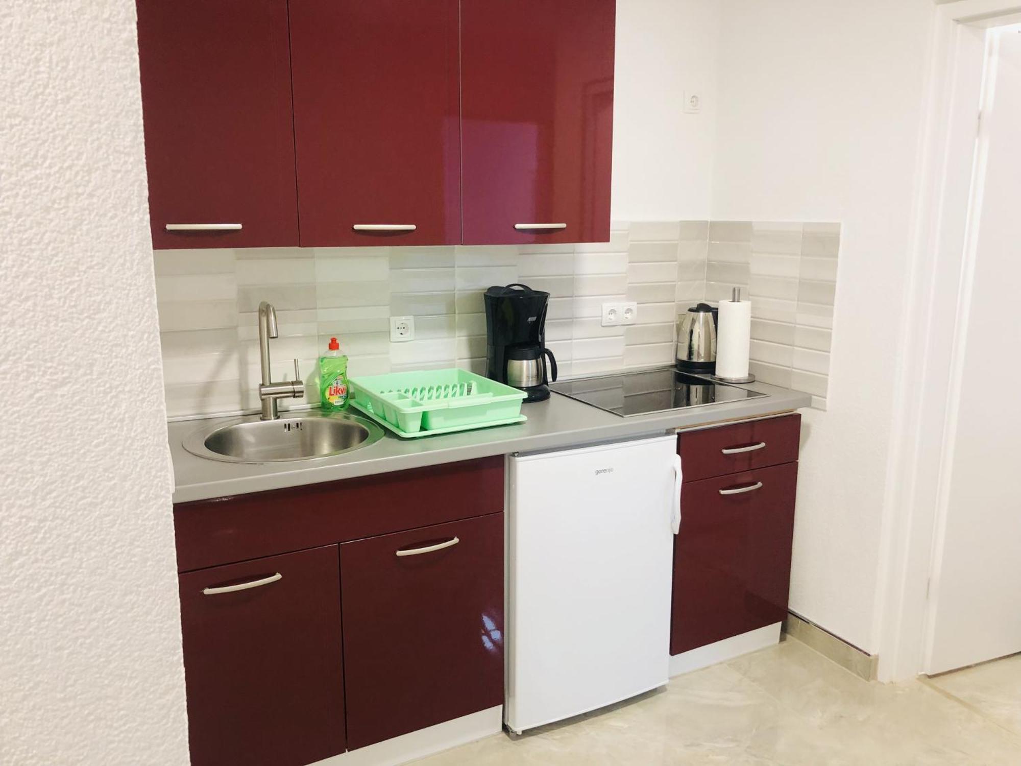 Apartmani Ema Трогир Экстерьер фото