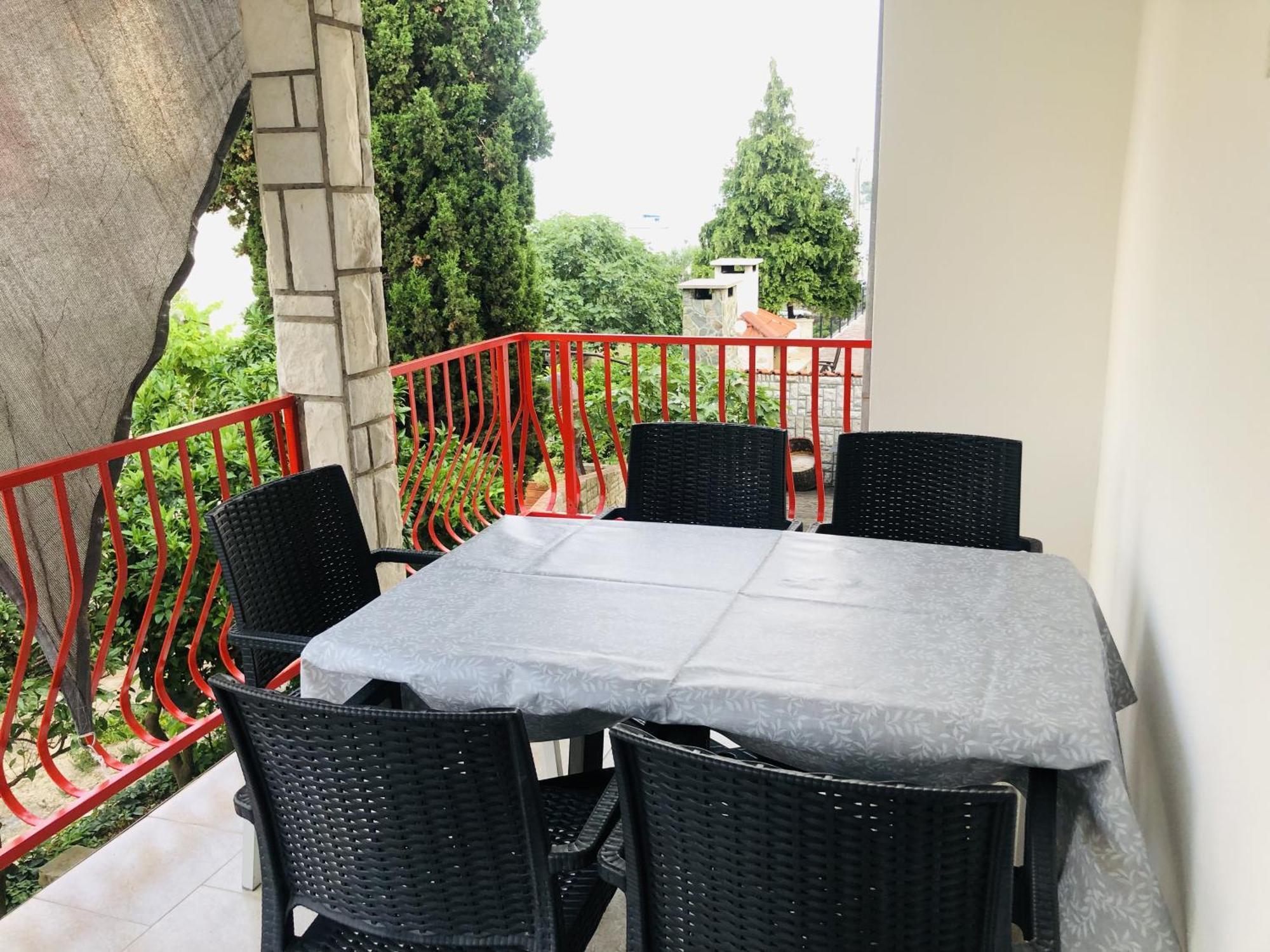 Apartmani Ema Трогир Экстерьер фото